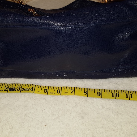Handbag - Picture 3 of 6